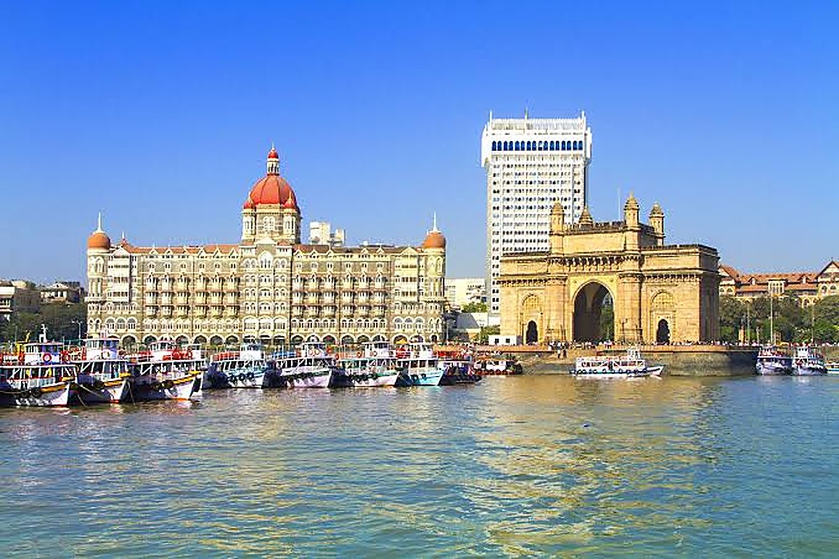Harbour House — Art-deco rooms in Colaba, four minutes from the Gateway